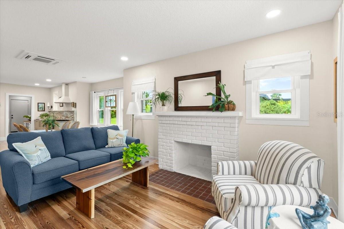 Image 7 of 40 For 33 Wilmette Avenue