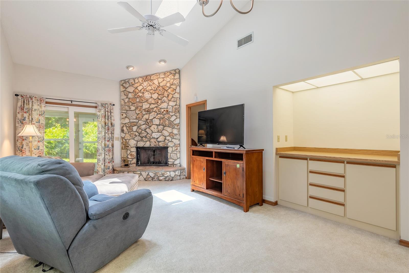Image 16 of 36 For 955 Grayling Court A