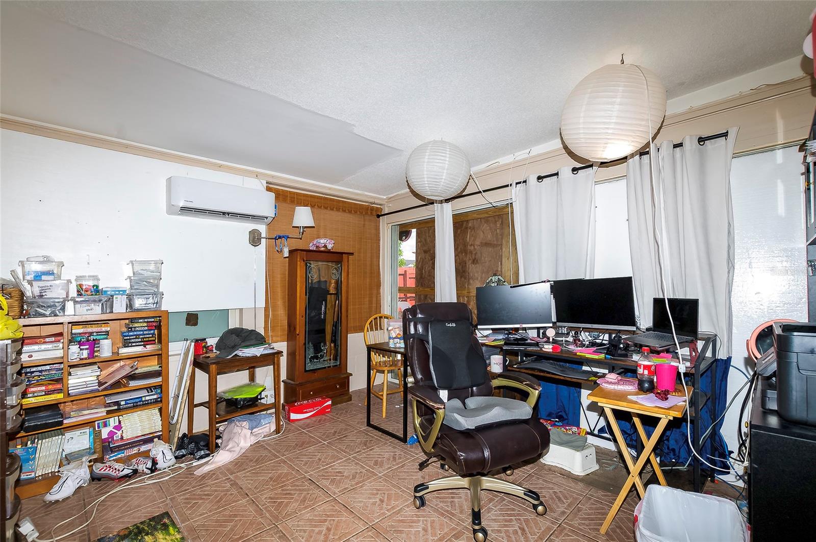 Image 13 of 37 For 4831 Cypress Tree Drive