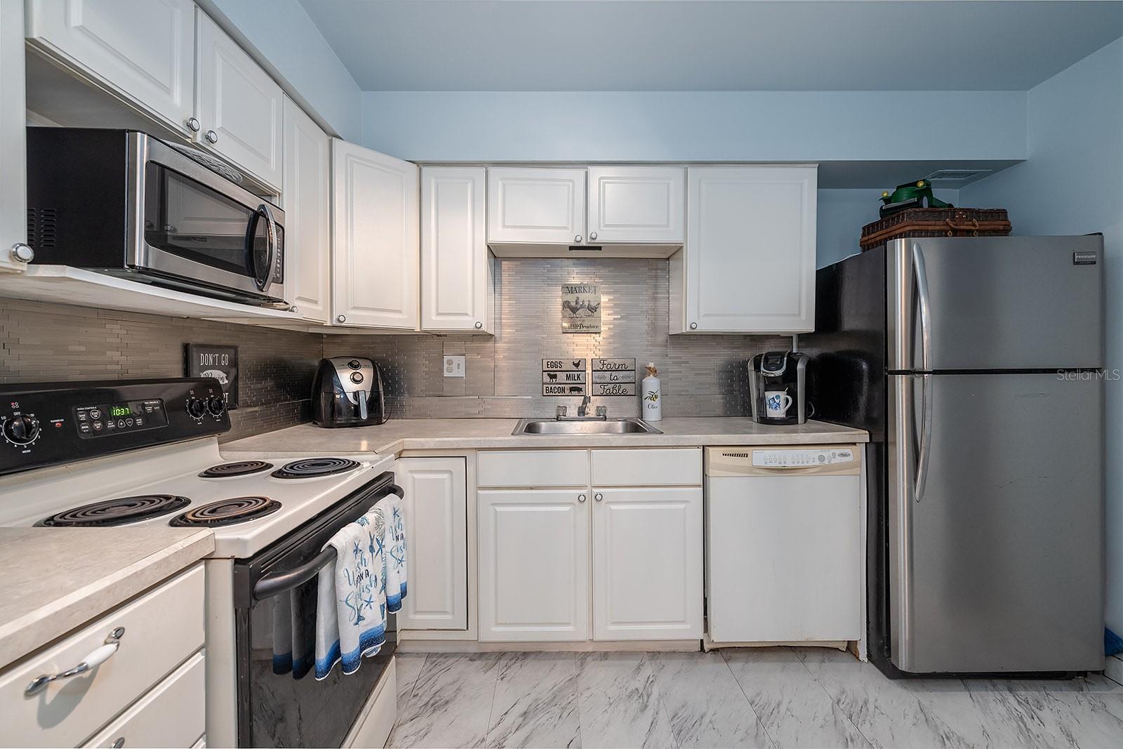 Image 2 of 21 For 2800 Atlantic Avenue 1105