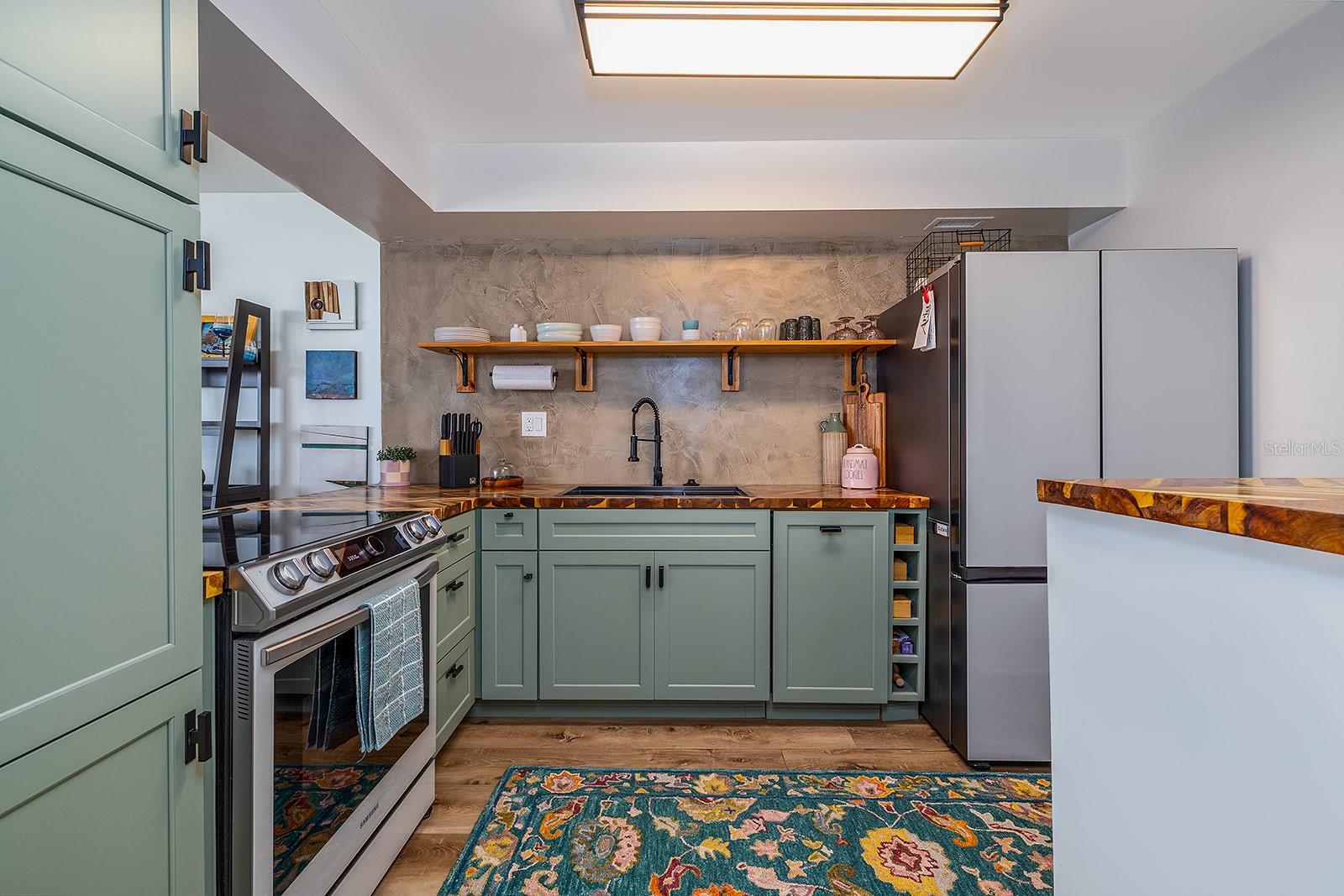Image 10 of 27 For 2800 Atlantic Avenue 1409