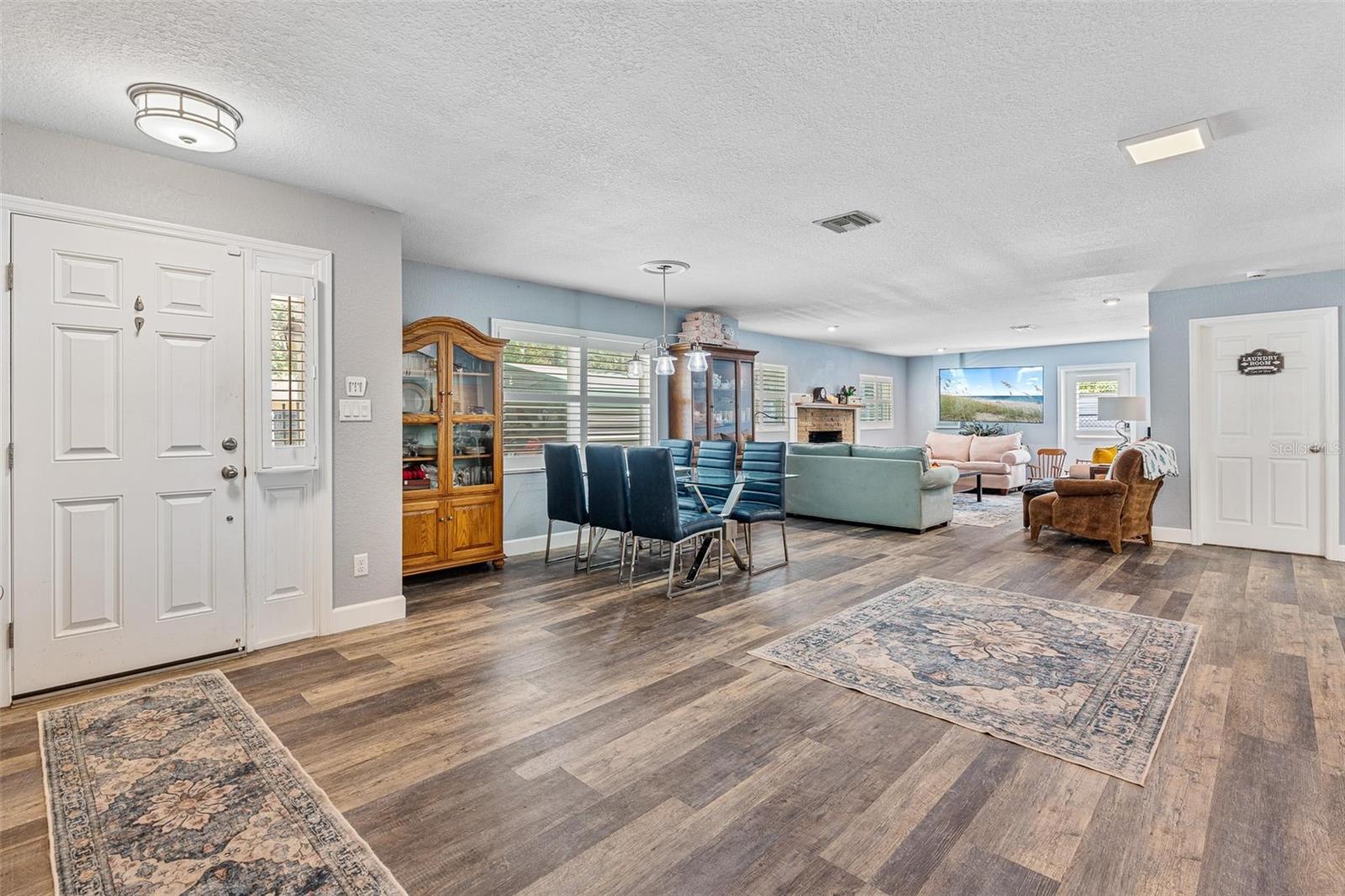 Listing photo id 11 for 19094 162nd Street