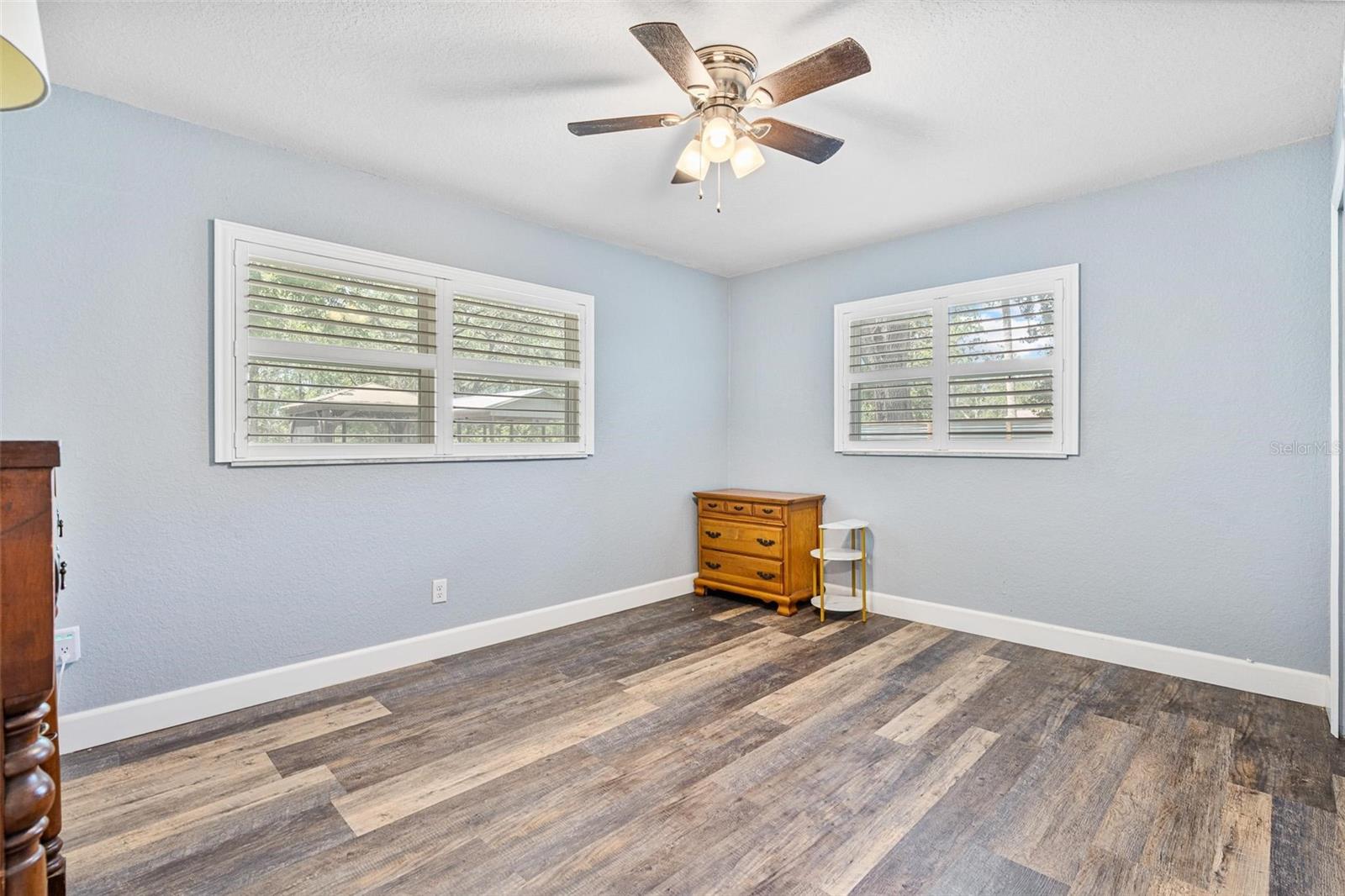 Listing photo id 17 for 19094 162nd Street