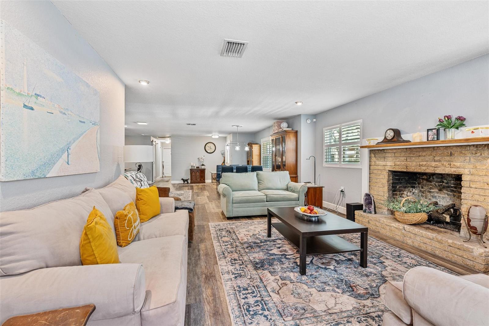 Listing photo id 0 for 19094 162nd Street