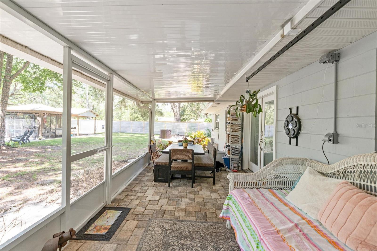 Listing photo id 20 for 19094 162nd Street