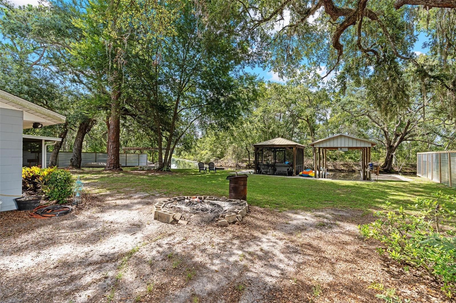 Listing photo id 33 for 19094 162nd Street