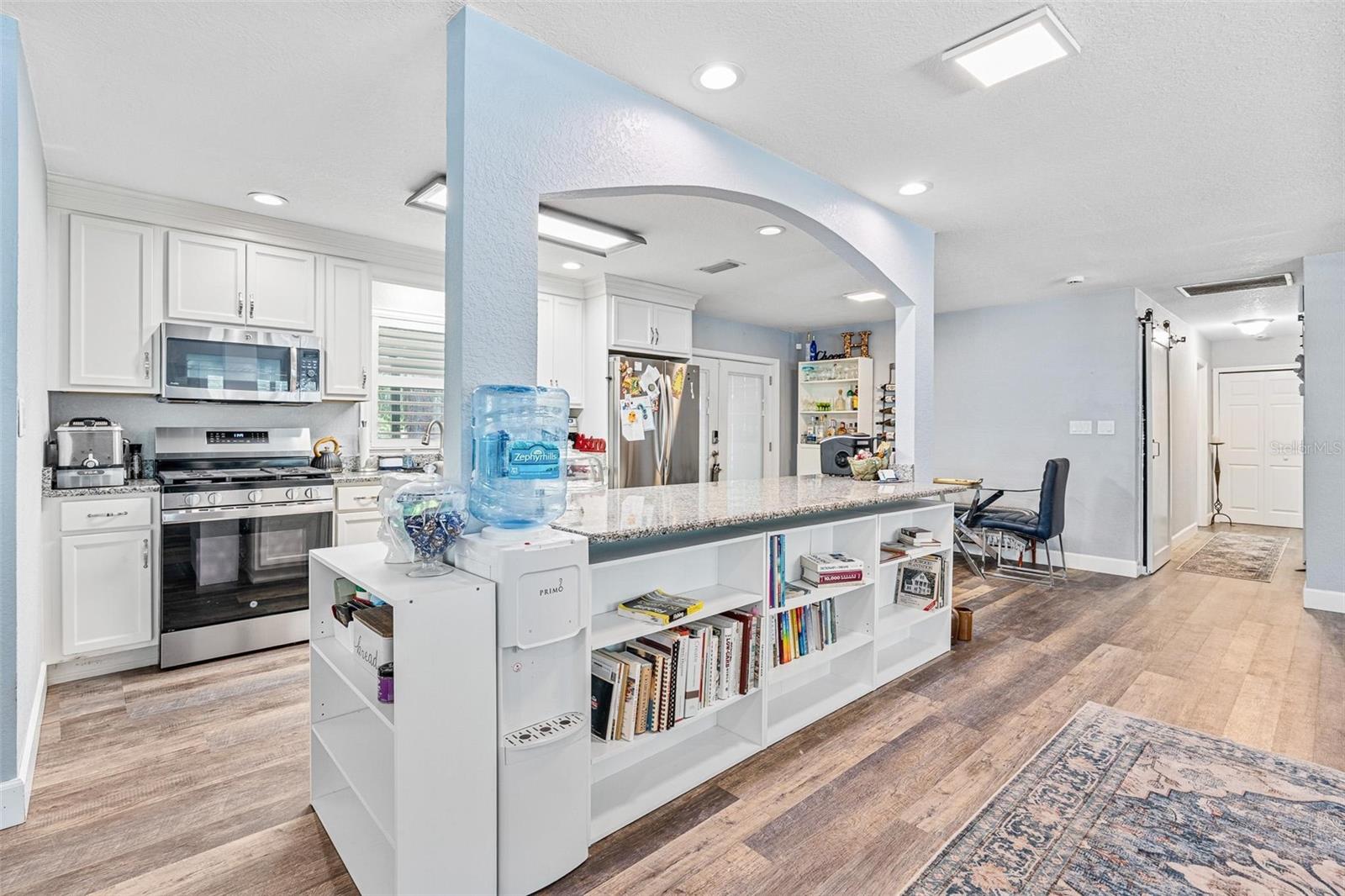 Listing photo id 6 for 19094 162nd Street