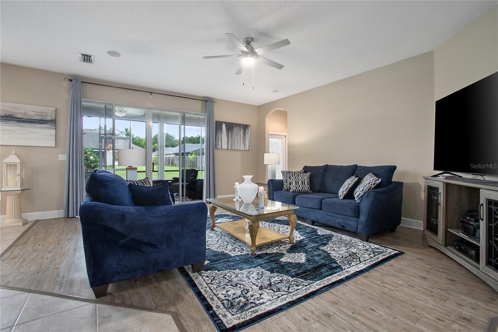 Image 11 of 47 For 208 Crystal Ridge Rd.