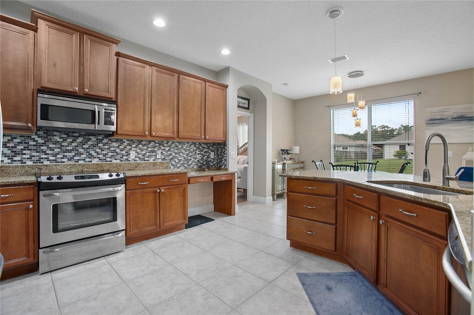 Image 13 of 47 For 208 Crystal Ridge Rd.