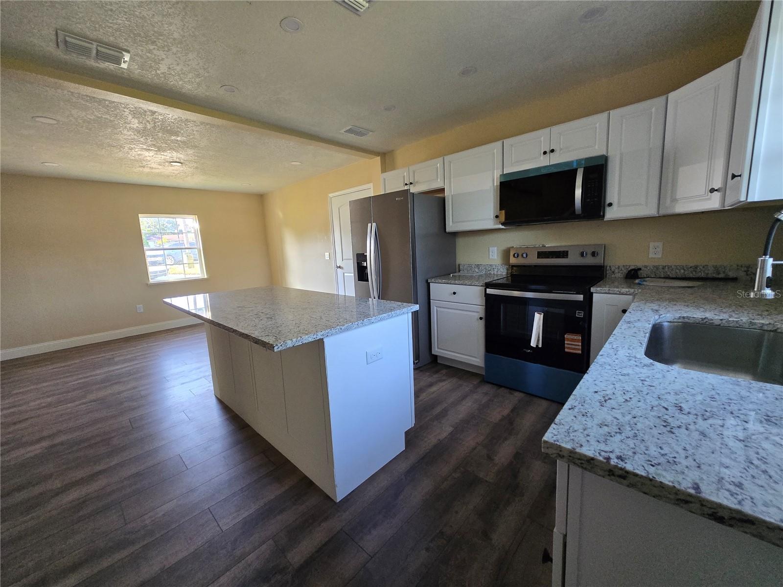 Image 10 of 23 For 546 Gifford Court
