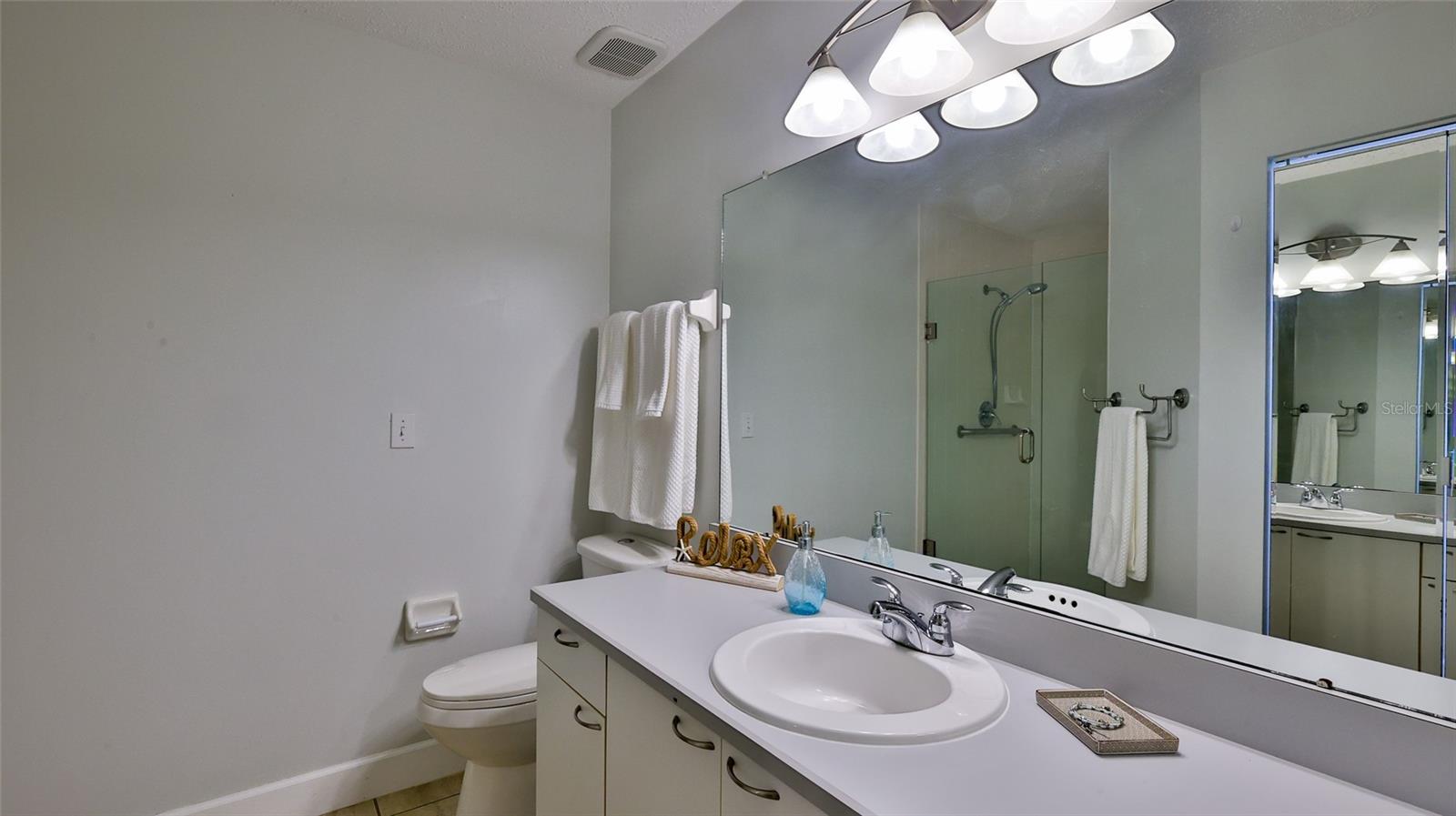 Image 17 of 34 For 156 Grand Oaks Circle
