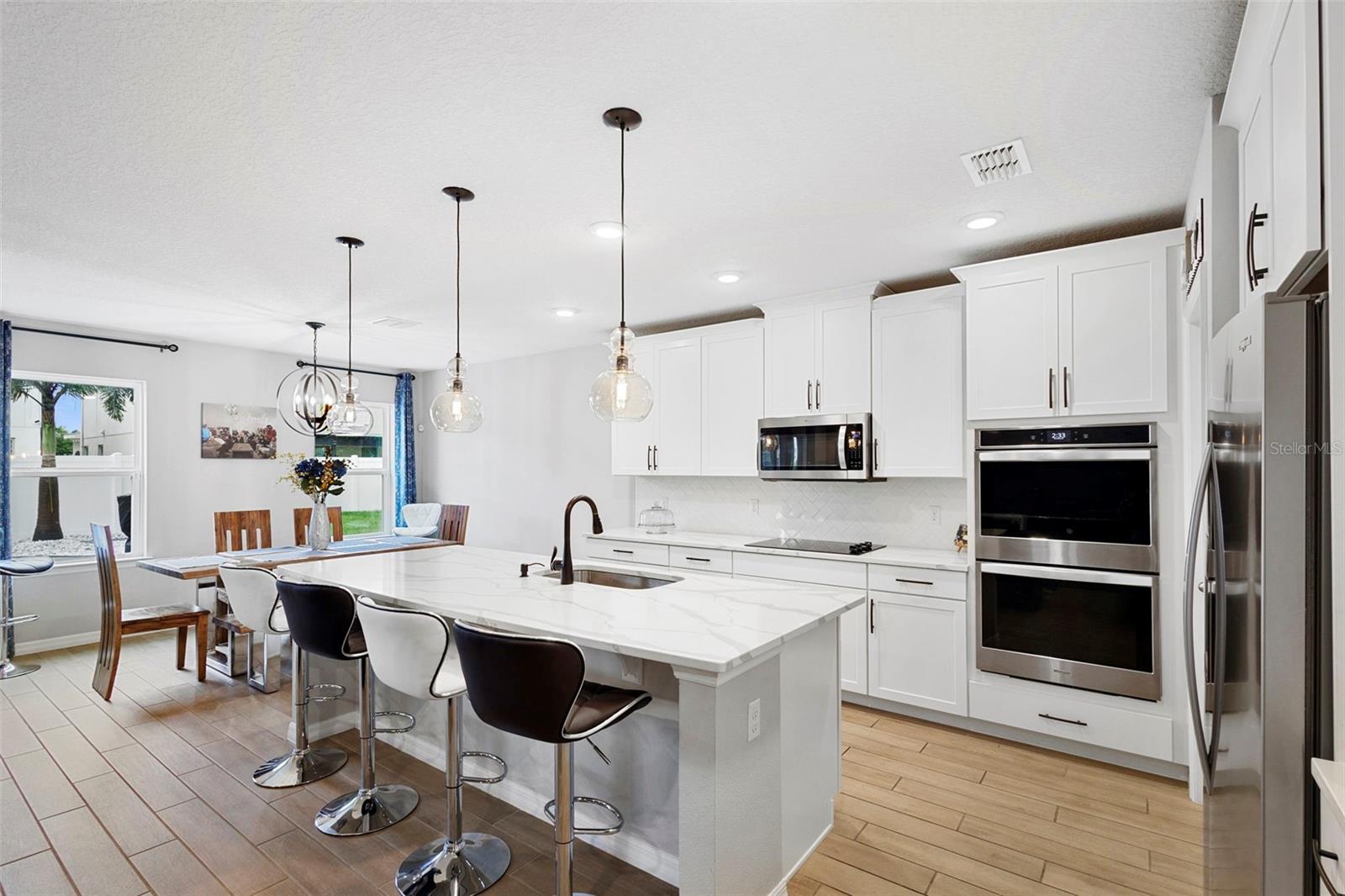 Image 11 of 33 For 2807 Priego Boulevard