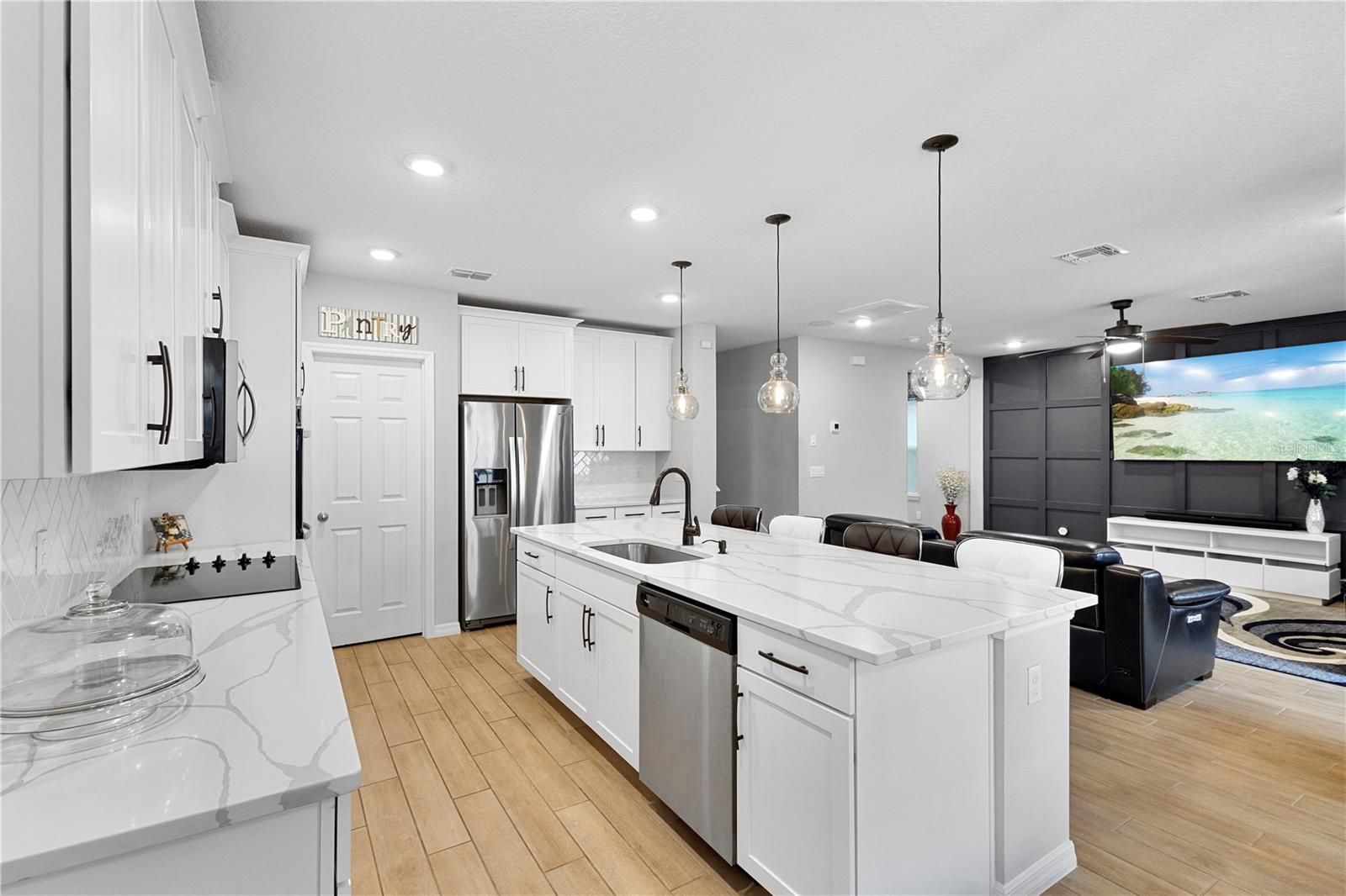 Image 12 of 33 For 2807 Priego Boulevard