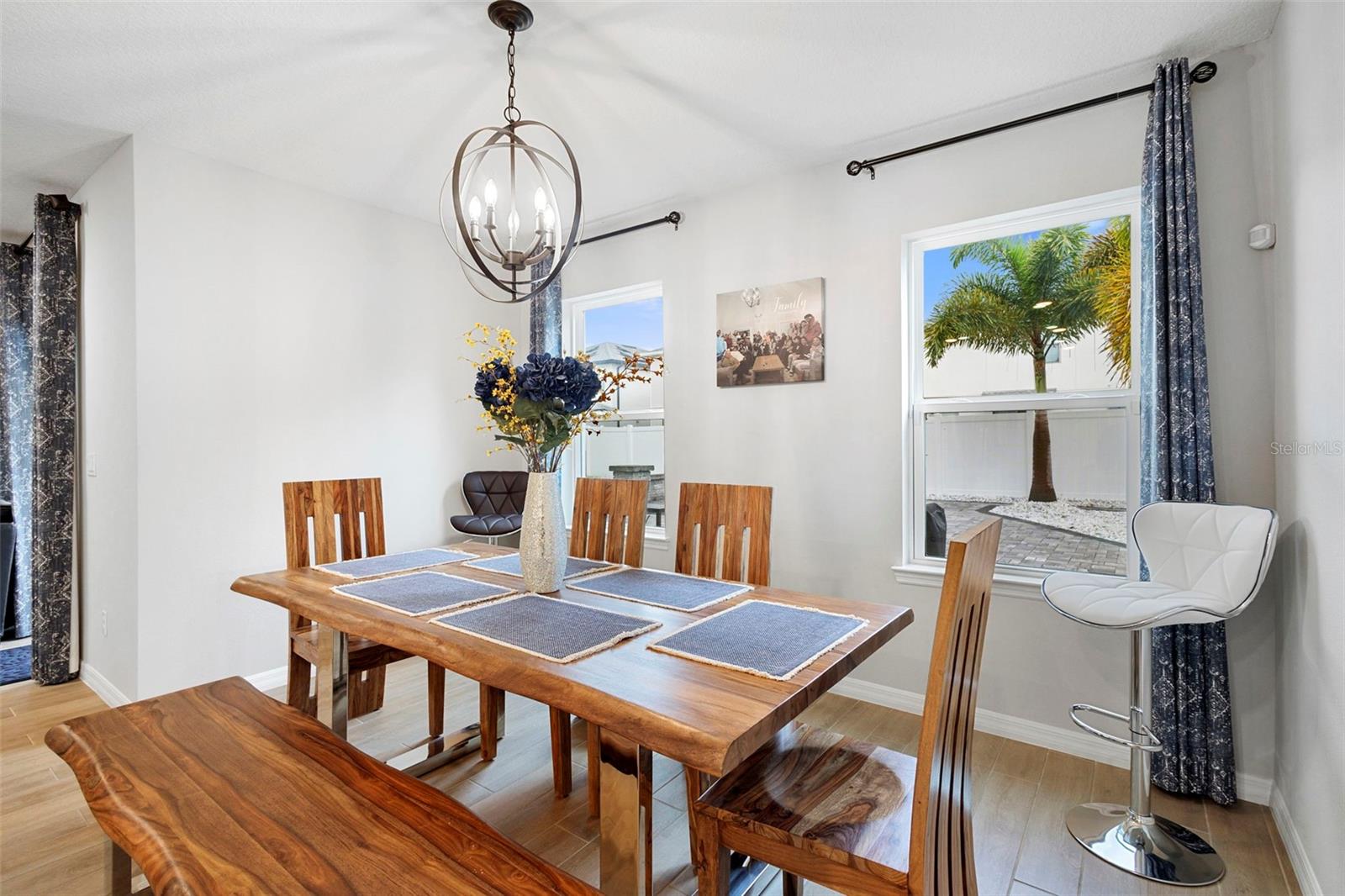 Image 14 of 33 For 2807 Priego Boulevard