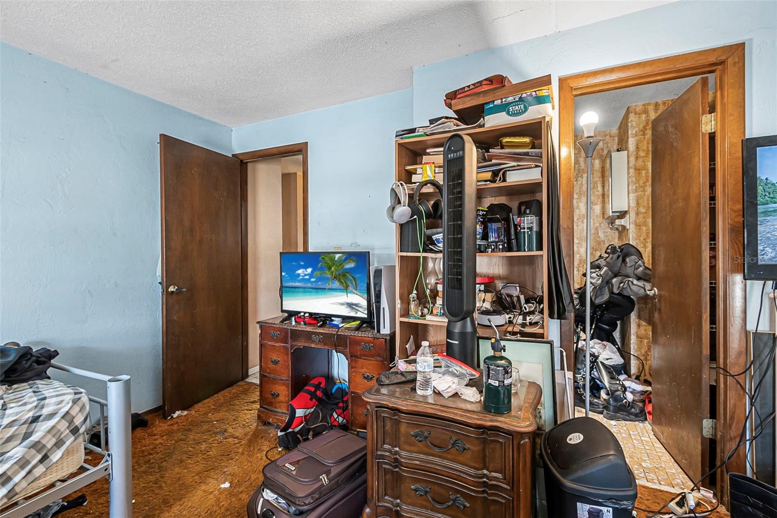 Image 13 of 28 For 725 Merrimac Drive