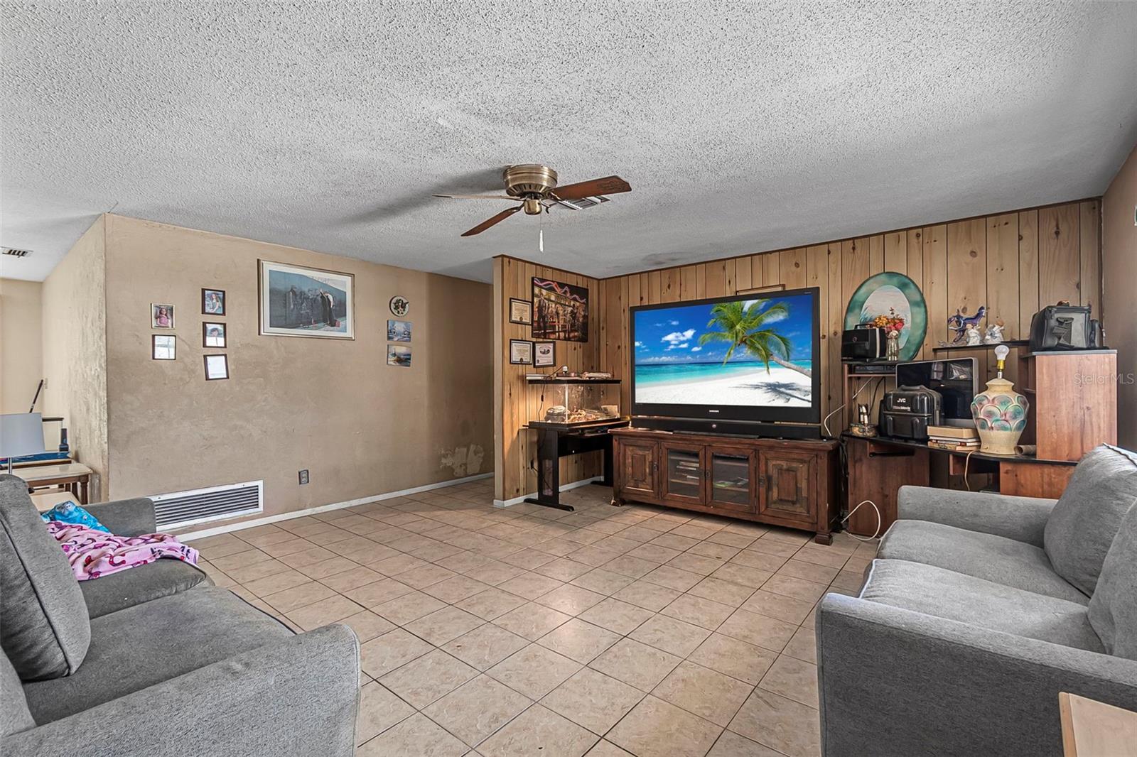 Image 6 of 28 For 725 Merrimac Drive