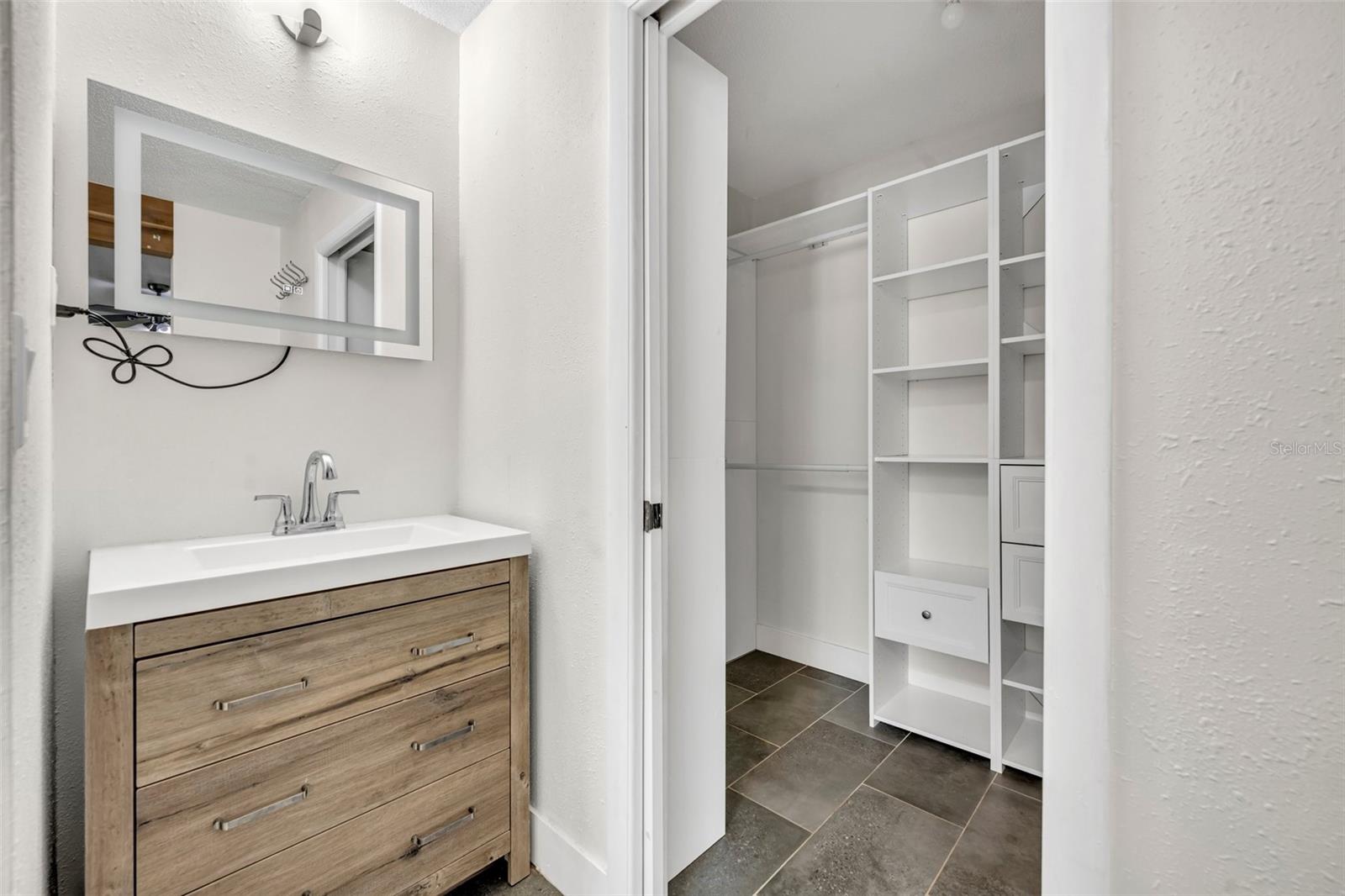 Image 10 of 14 For 40 Blare Drive