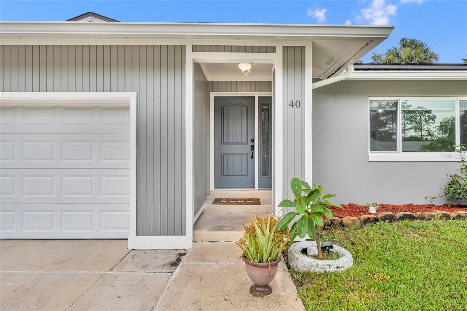 Image 2 of 14 For 40 Blare Drive