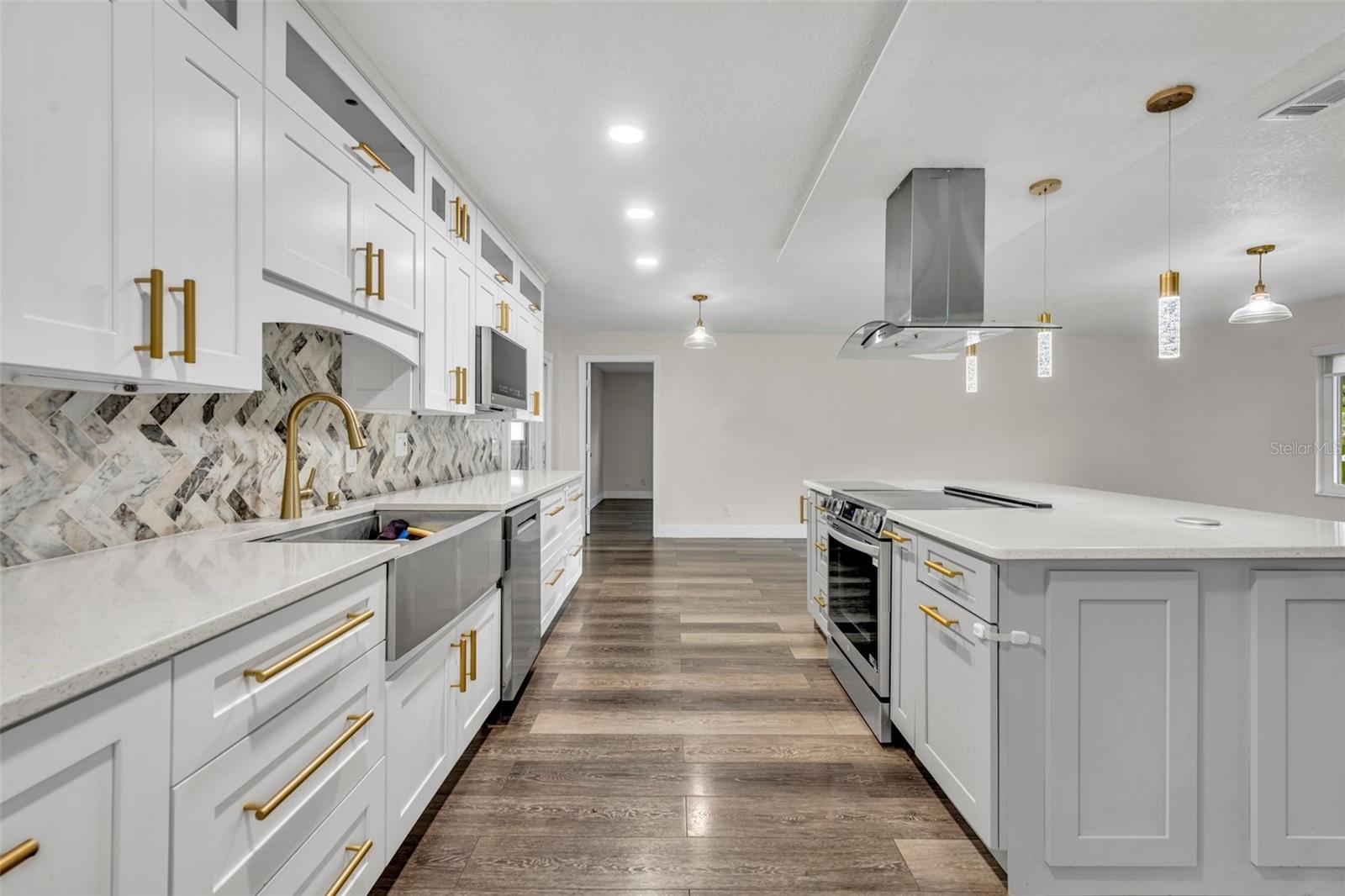 Image 3 of 14 For 40 Blare Drive