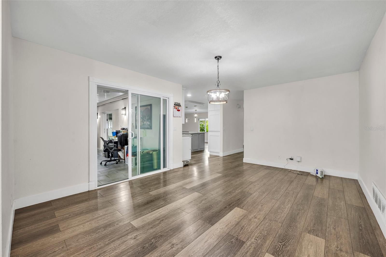 Image 6 of 14 For 40 Blare Drive