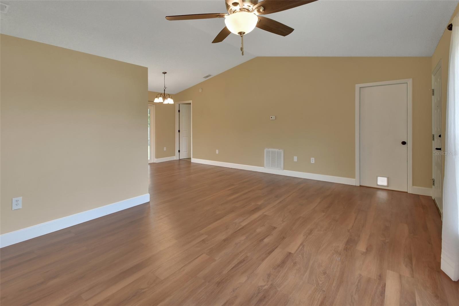 Image 5 of 21 For 2471 Oleander Road