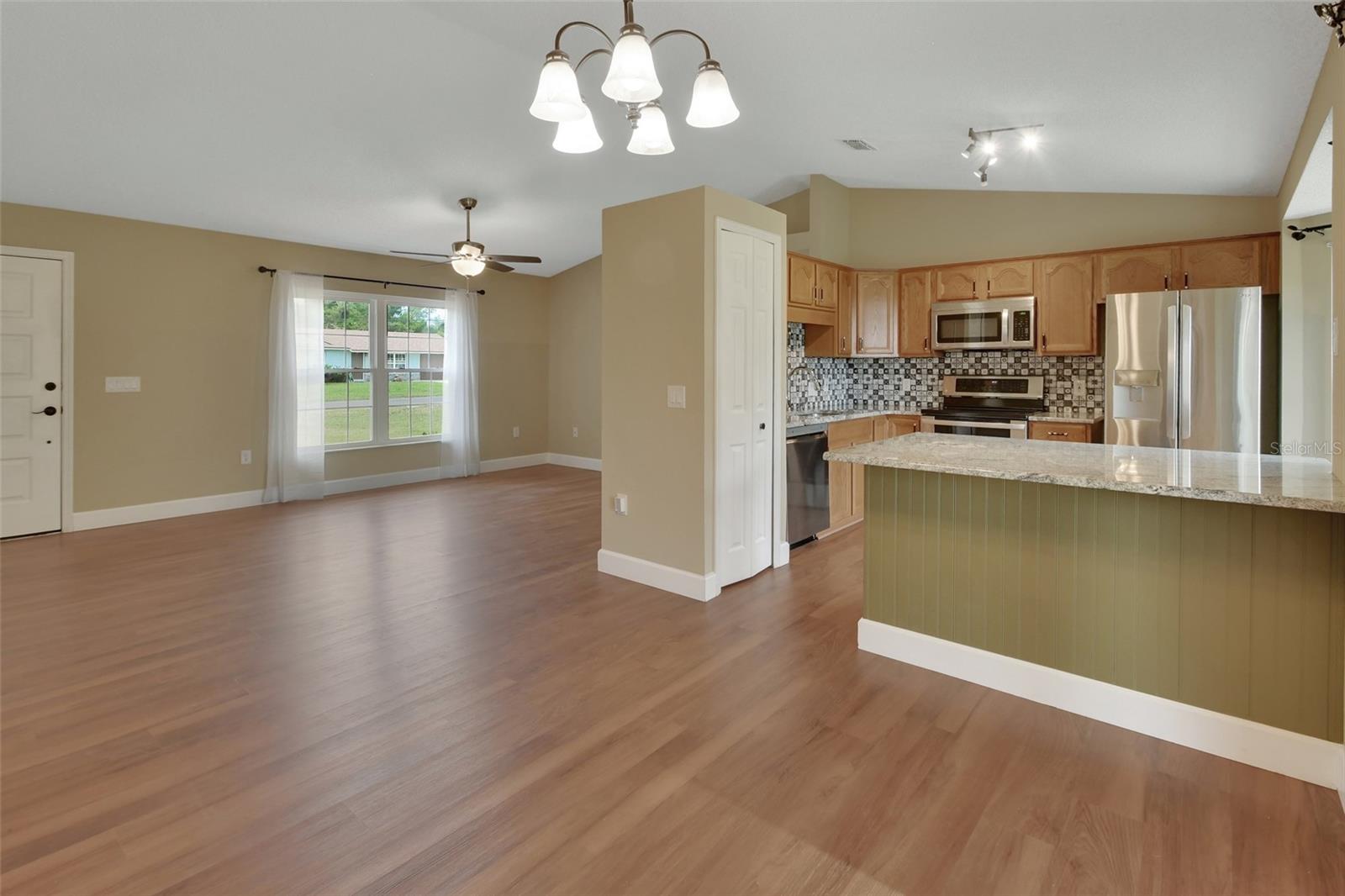 Image 7 of 21 For 2471 Oleander Road