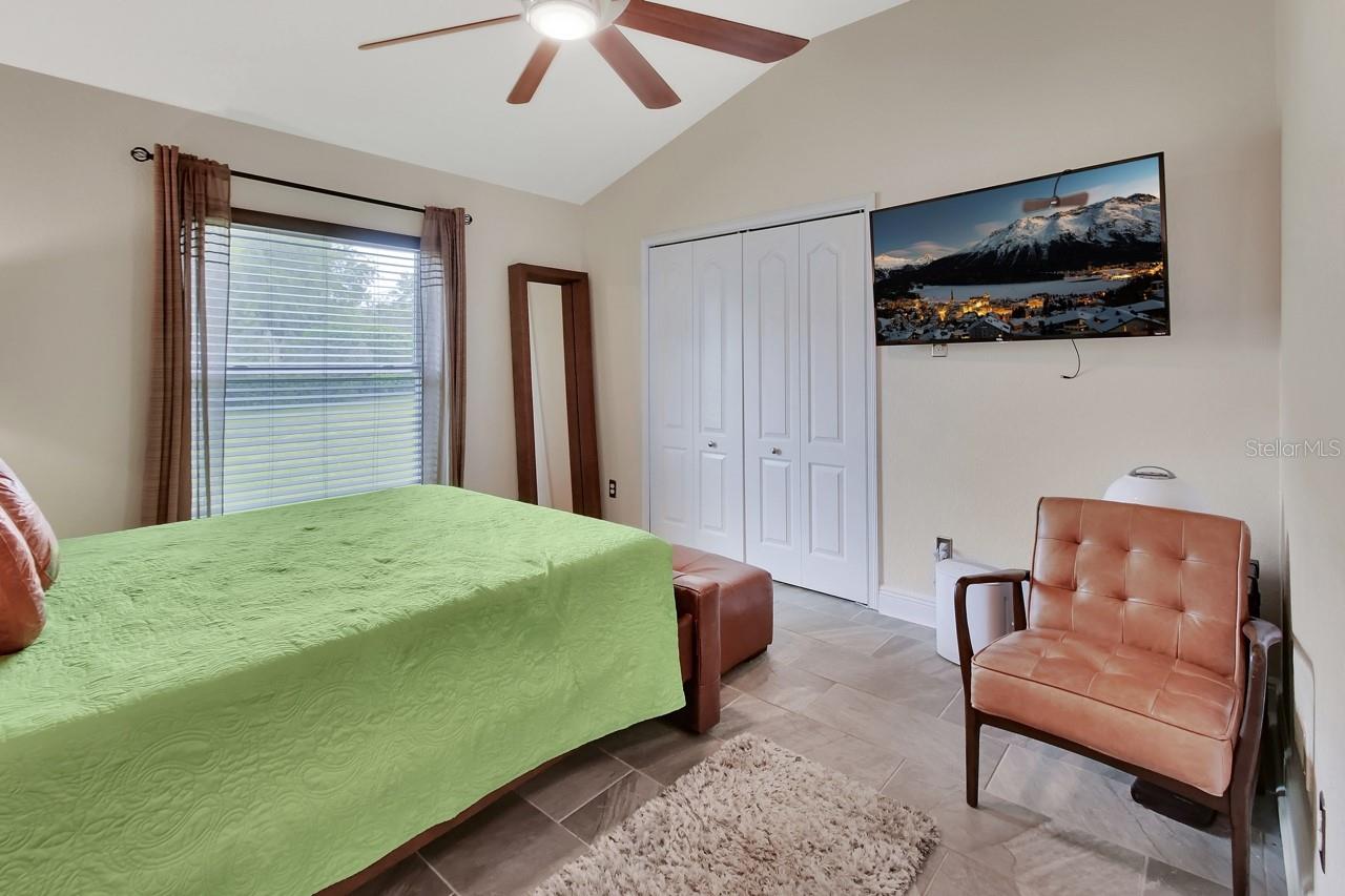 Image 41 of 60 For 245 Saxon Boulevard