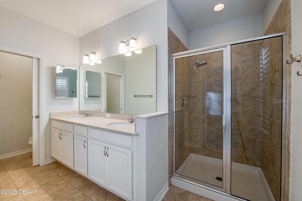 Image 15 of 37 For 13526 Fountainbleau Drive