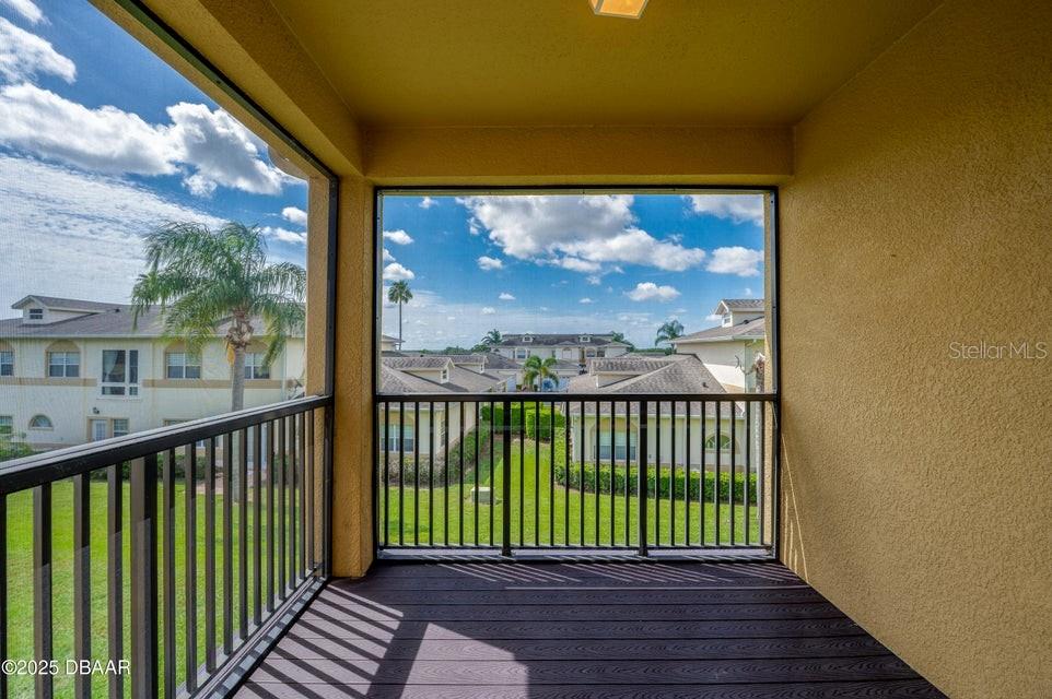 Image 16 of 37 For 13526 Fountainbleau Drive