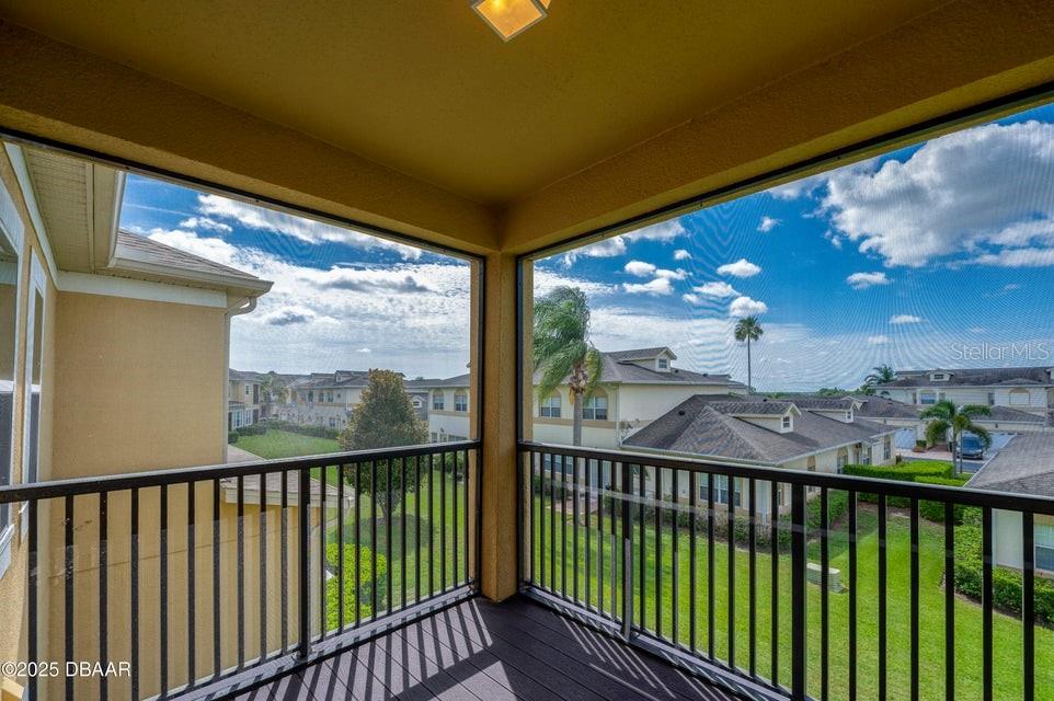 Image 17 of 37 For 13526 Fountainbleau Drive