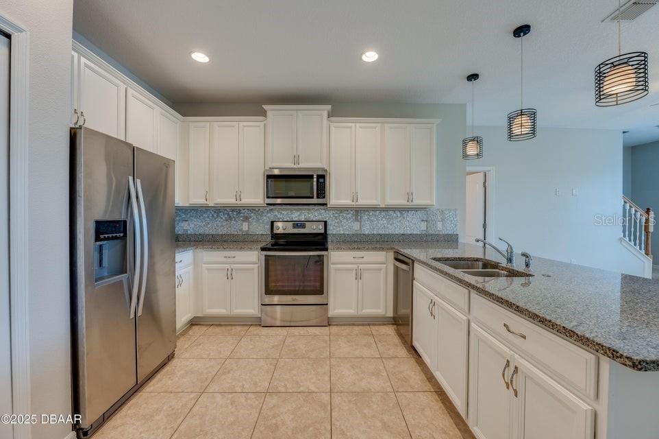 Image 2 of 37 For 13526 Fountainbleau Drive