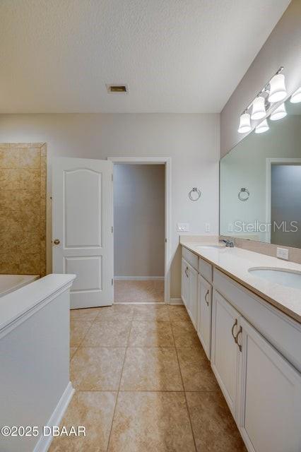 Image 22 of 37 For 13526 Fountainbleau Drive