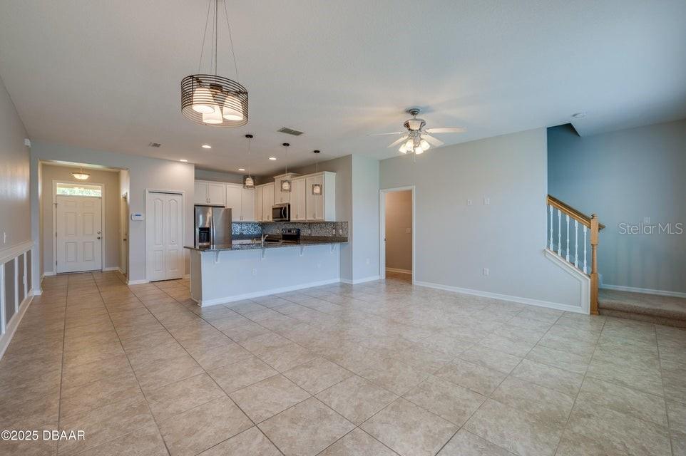 Image 5 of 37 For 13526 Fountainbleau Drive