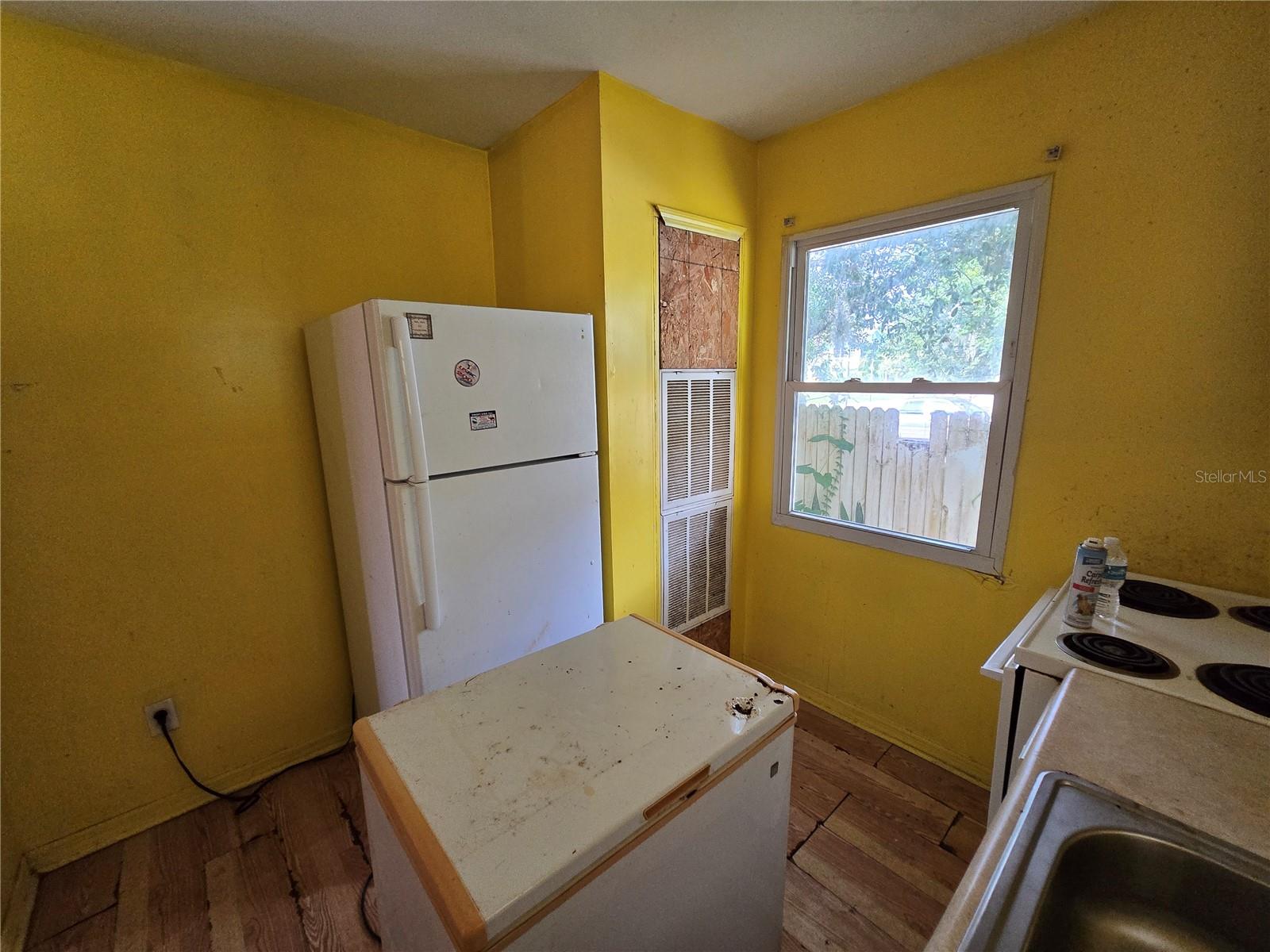 Image 4 of 17 For 545 Washington Street