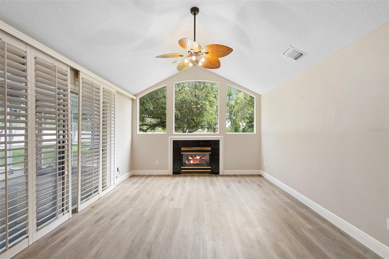 Image 18 of 42 For 317 Alexandra Woods Drive