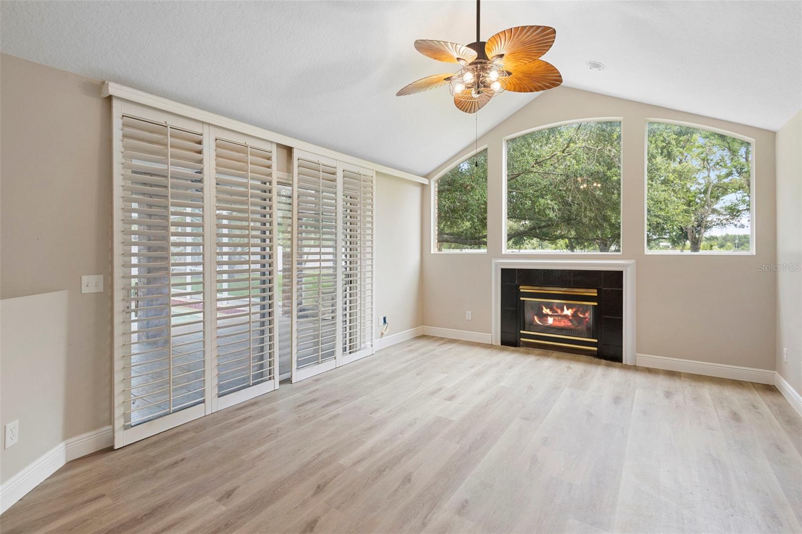 Image 19 of 42 For 317 Alexandra Woods Drive