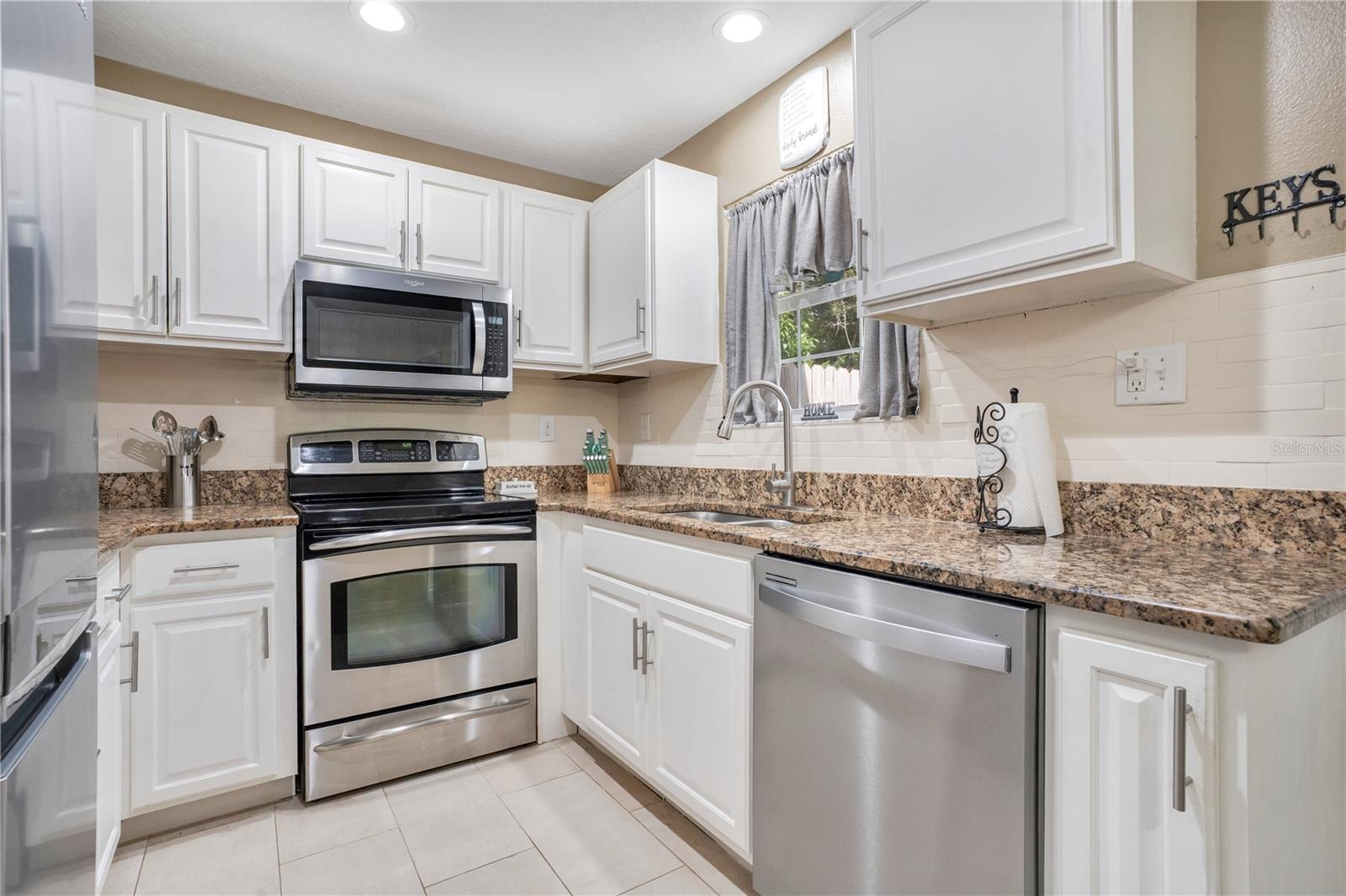 Image 10 of 31 For 819 Buford Avenue