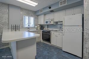Image 39 of 42 For 1575 Ocean Shore Boulevard 307