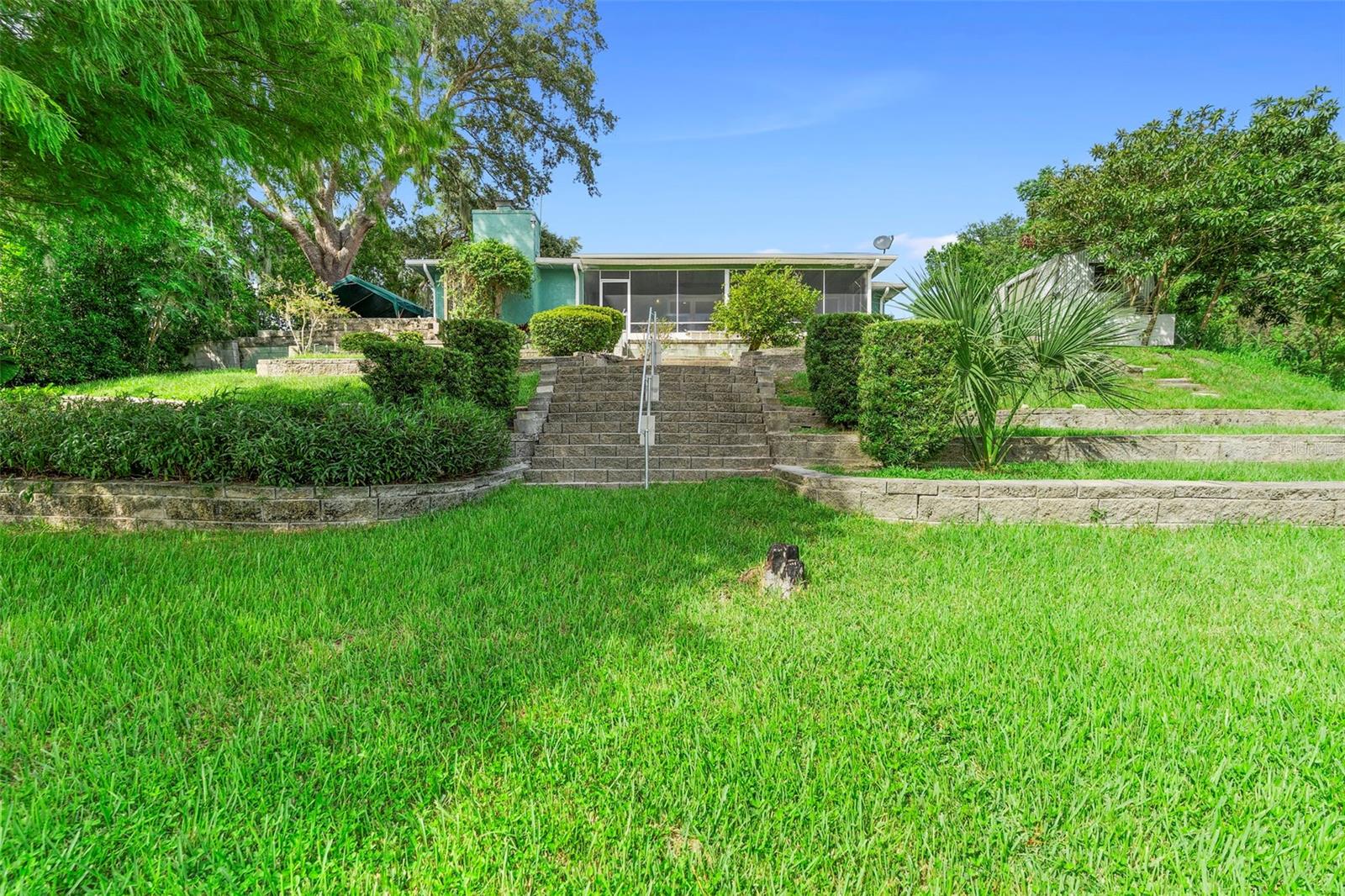 Image 53 of 66 For 1985 Monterey Drive