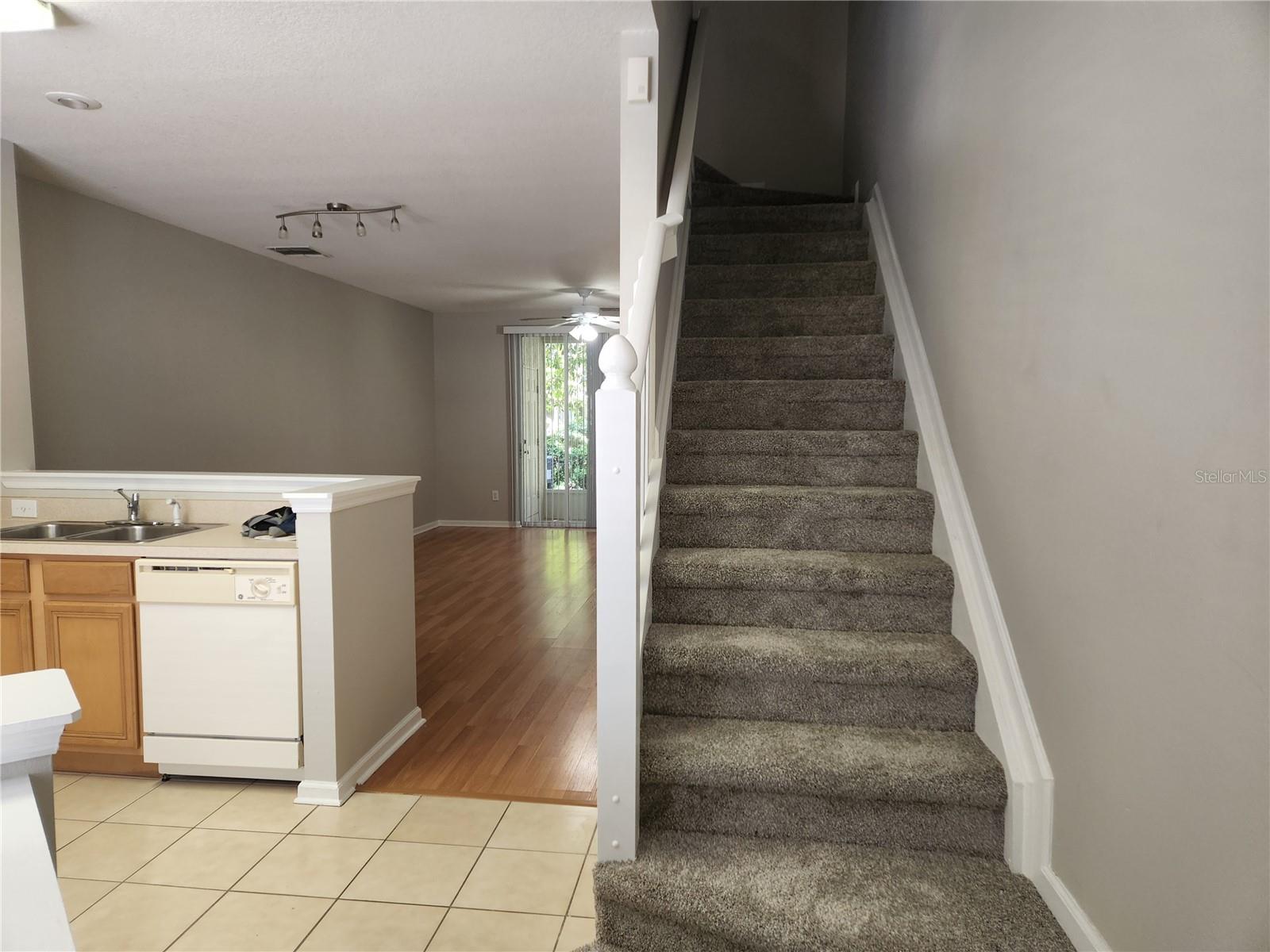 Image 12 of 32 For 1010 Vineland Place