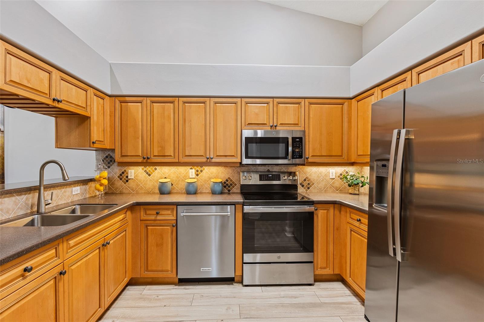 Image 15 of 60 For 1636 Areca Palm Dr