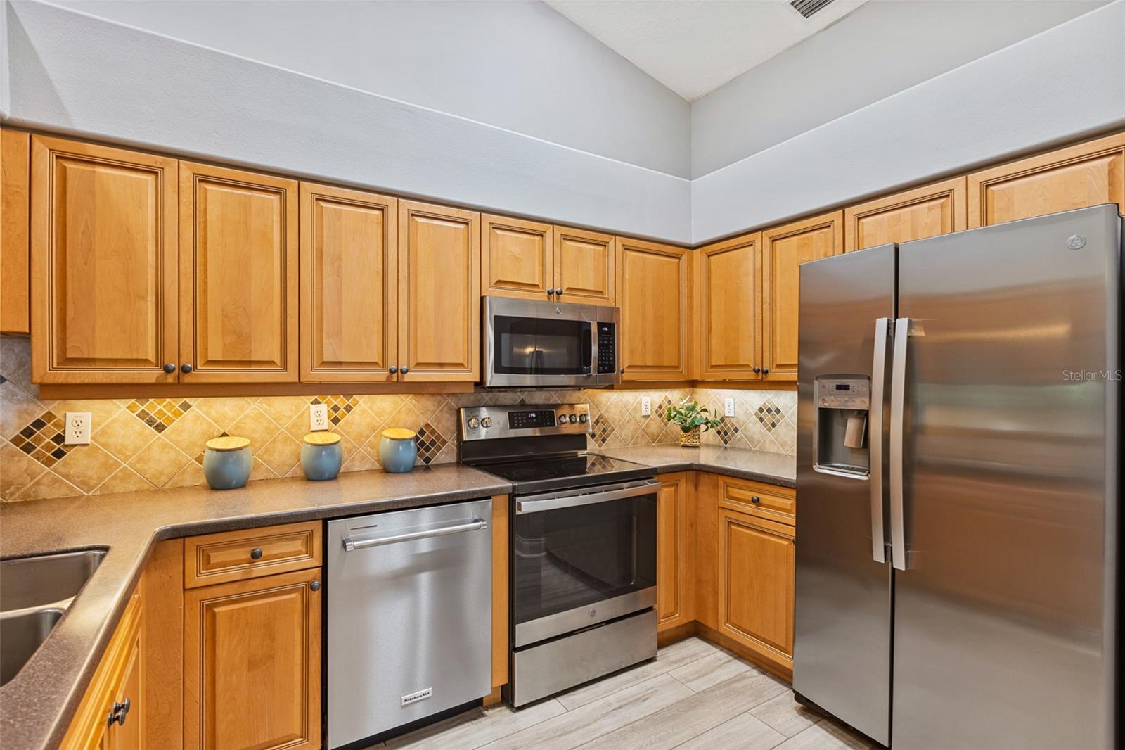 Image 17 of 60 For 1636 Areca Palm Dr