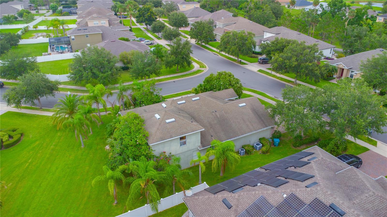 Image 11 of 39 For 336 Courtlea Park Drive