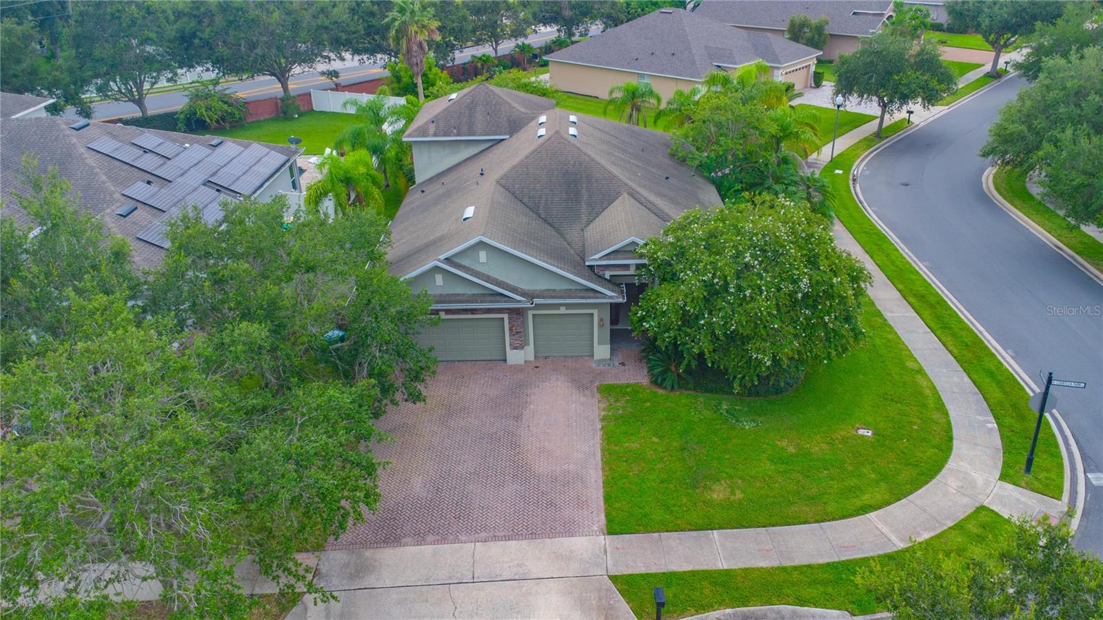Image 9 of 39 For 336 Courtlea Park Drive
