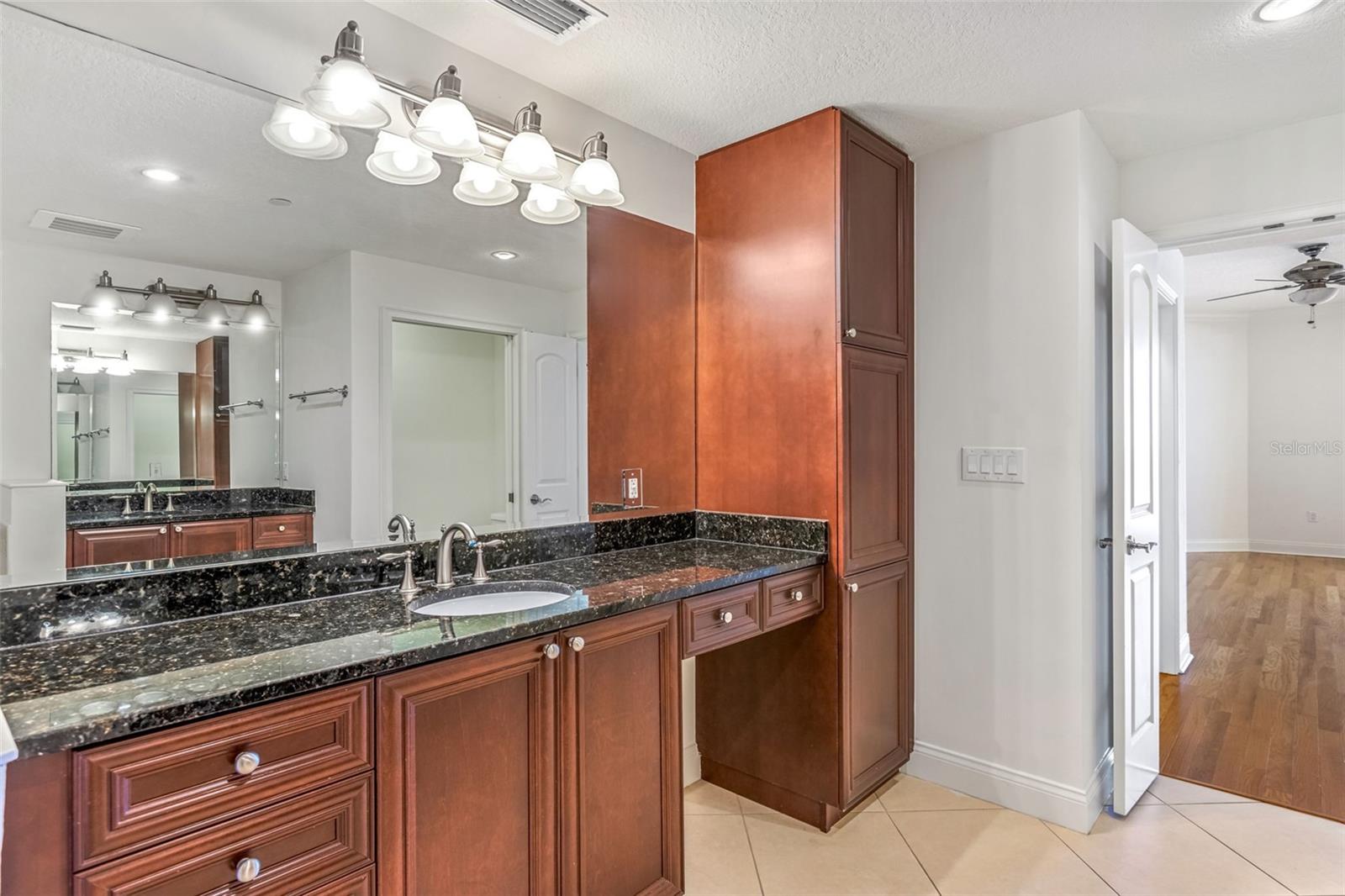 Image 19 of 51 For 2515 Atlantic Ave  507
