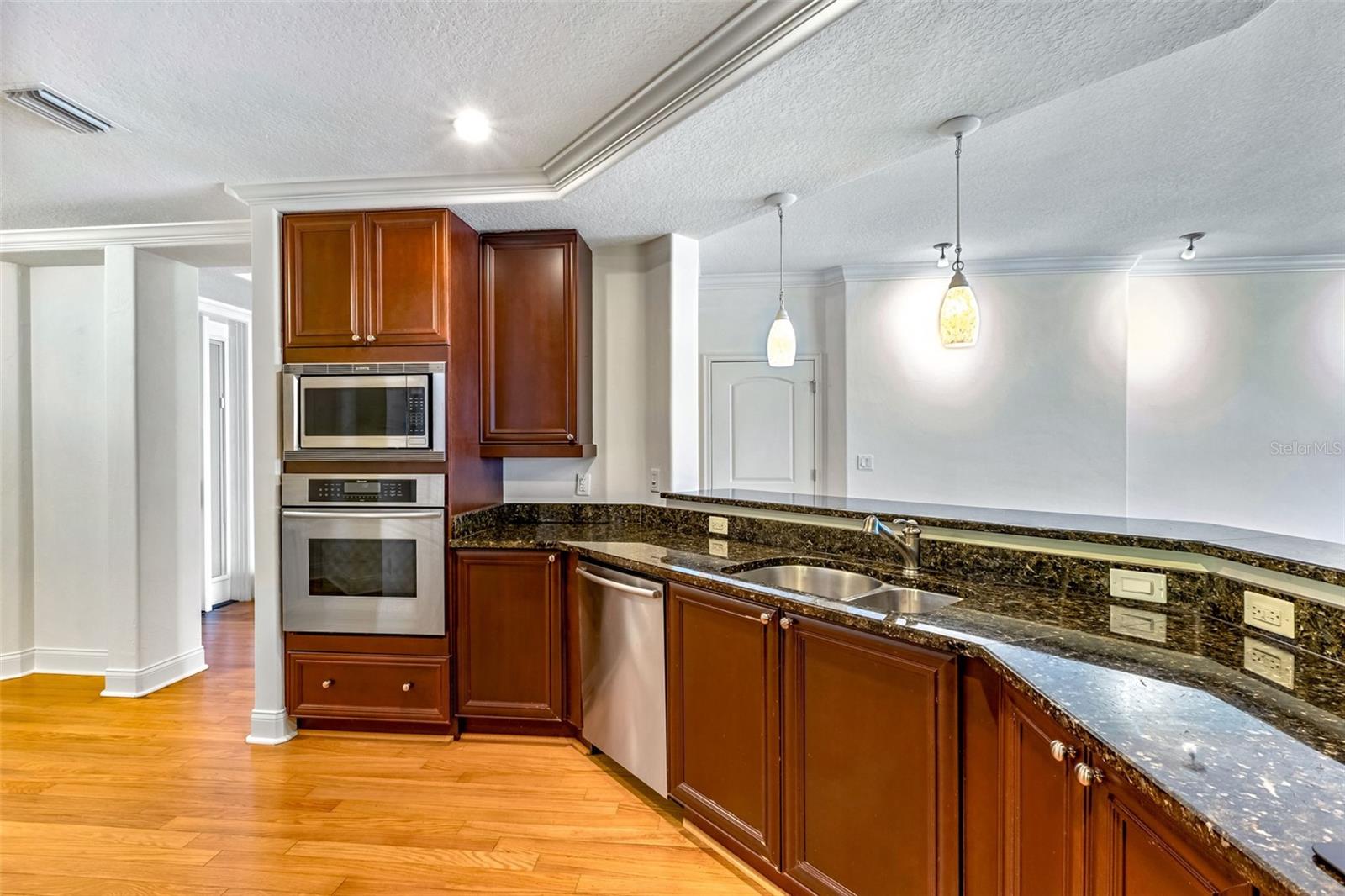 Image 9 of 51 For 2515 Atlantic Ave  507
