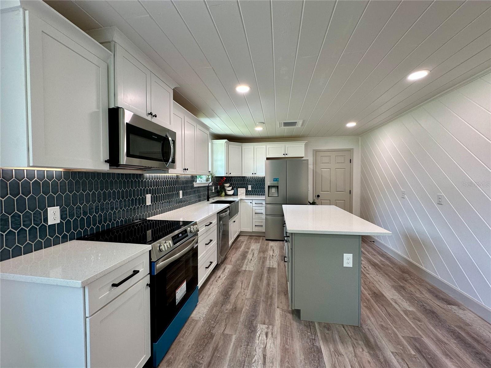 Image 11 of 35 For 763 Blue Springs Avenue