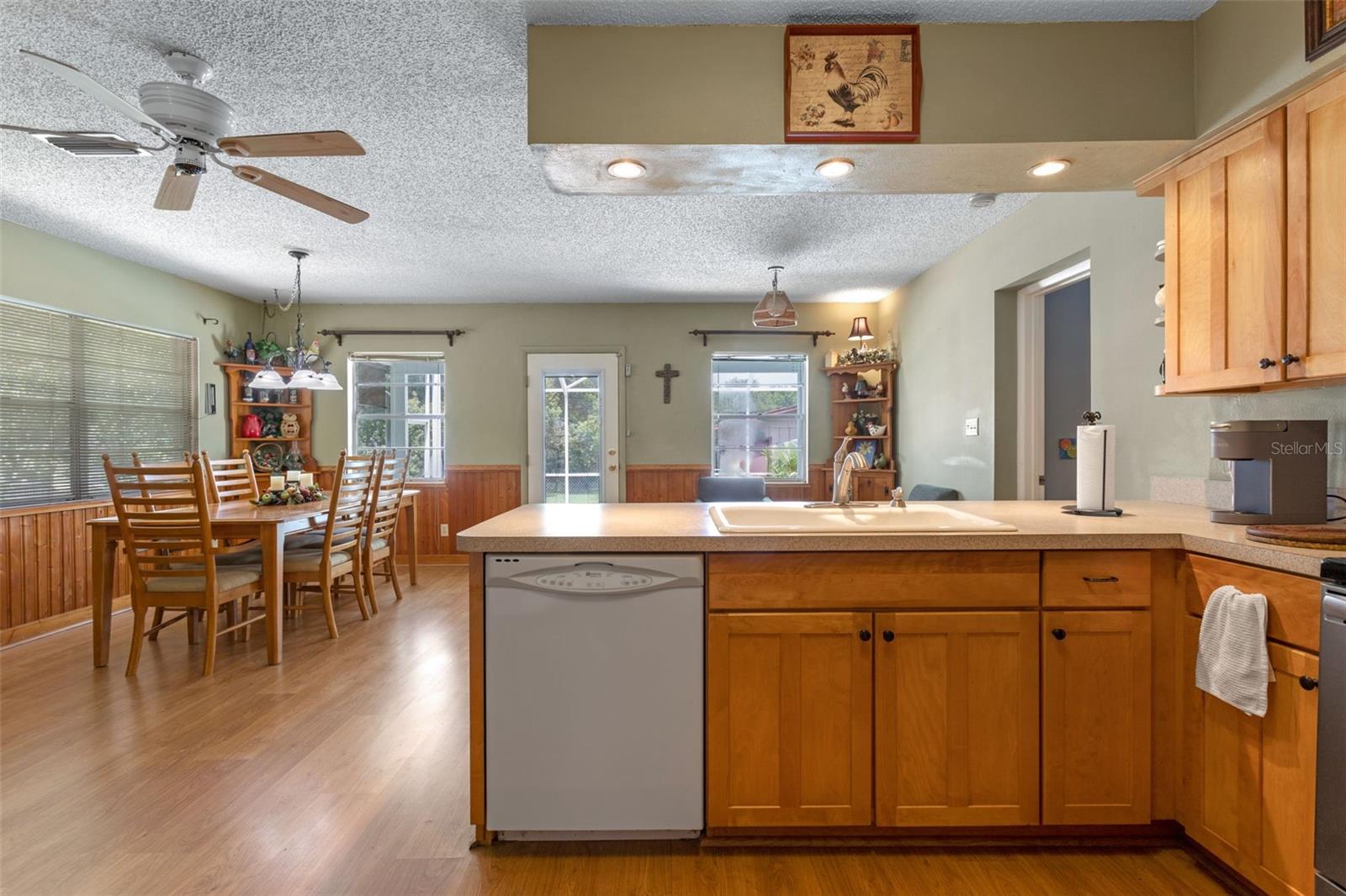 Image 10 of 47 For 7484 Redbud Lane