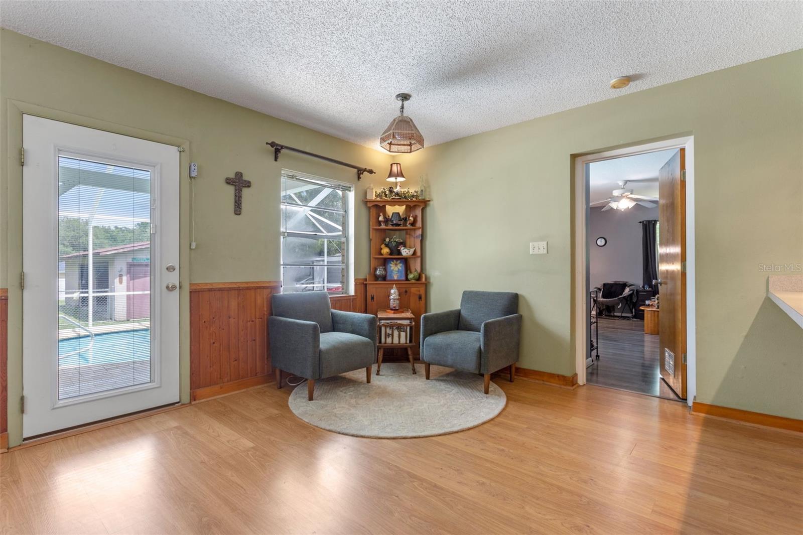 Image 12 of 47 For 7484 Redbud Lane