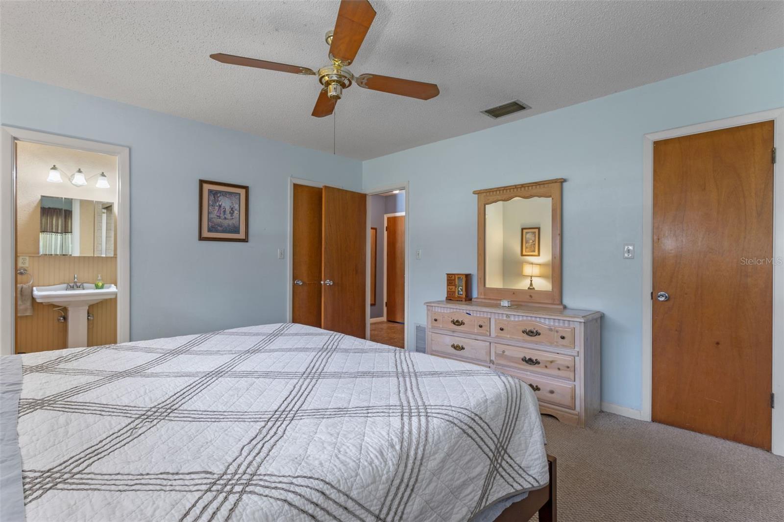 Image 16 of 47 For 7484 Redbud Lane